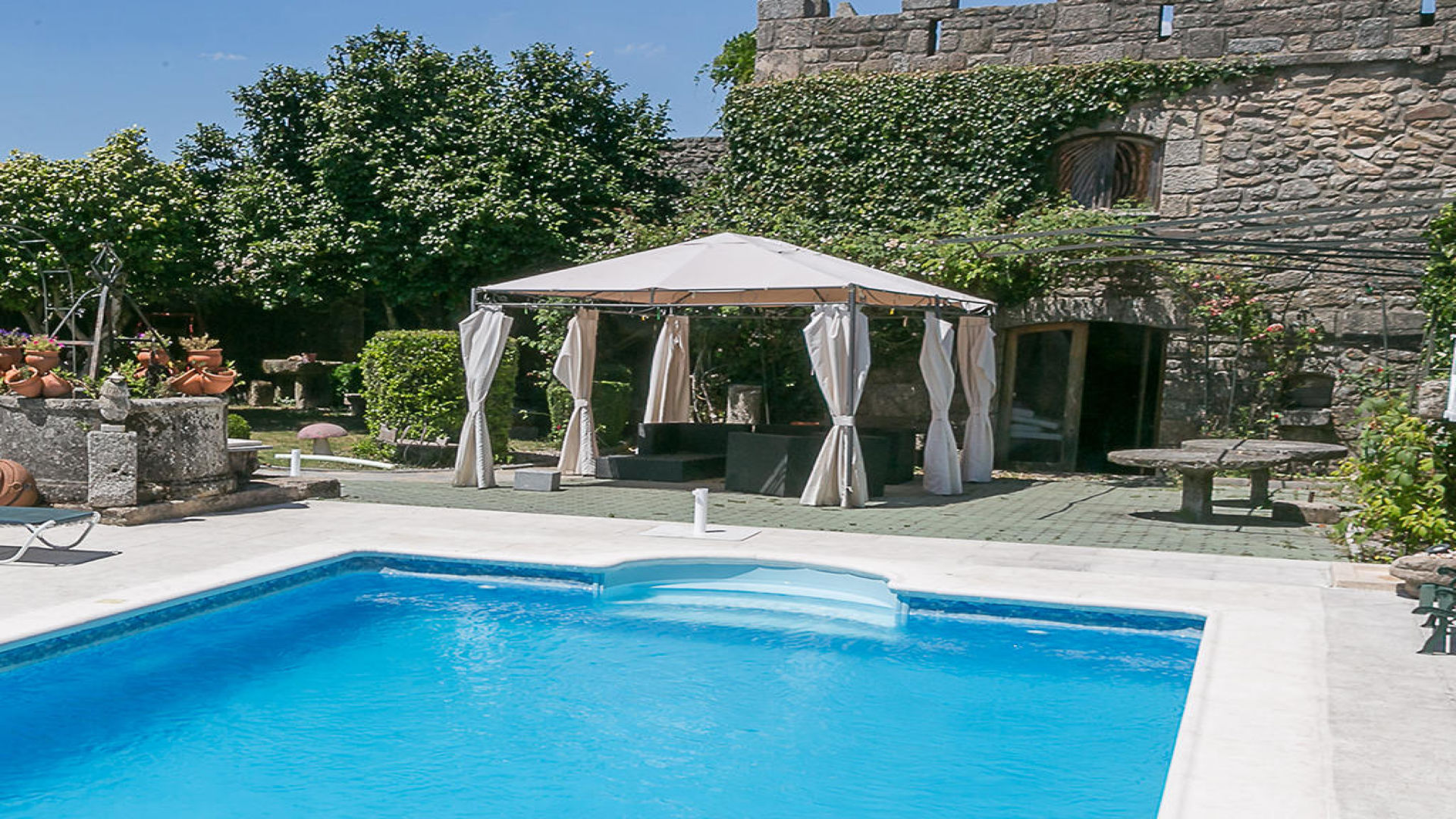 SOLAR SAMPAIO E MELO