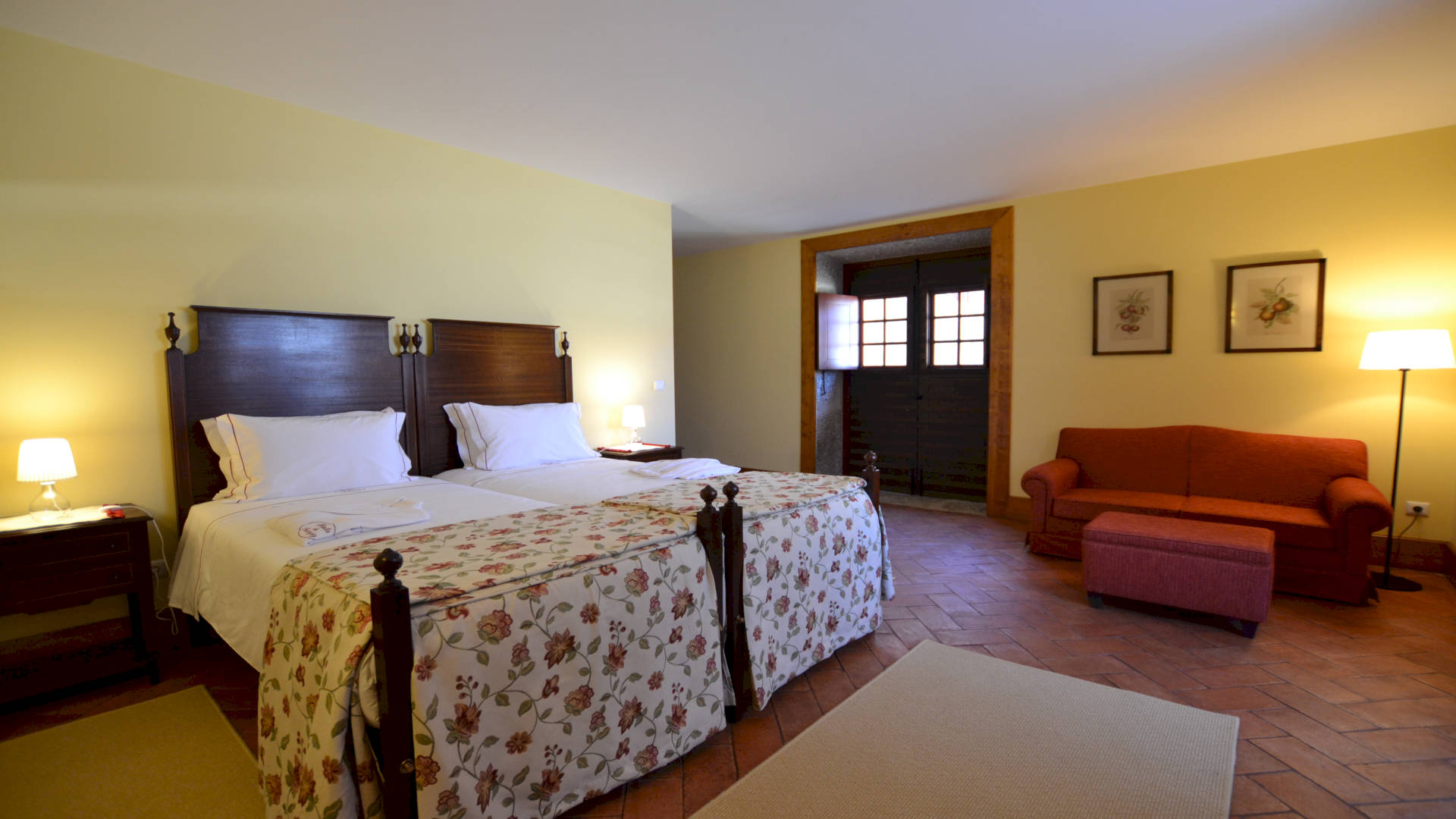 CASA DA PORTELA DE SAMPRIZ