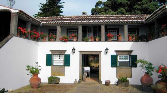 CASA DAS CALHETAS